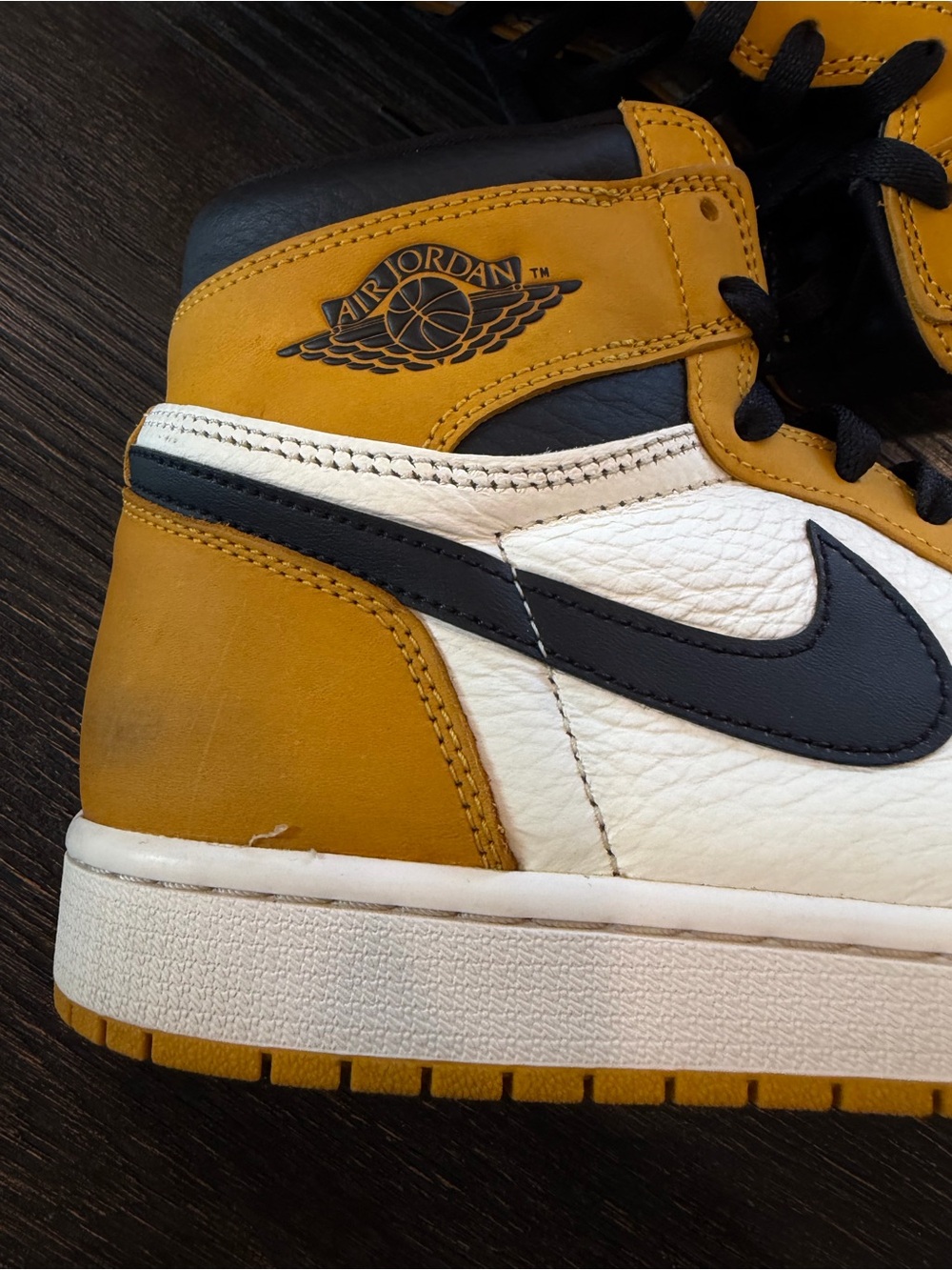 Jordan 1 Retro High OG Yellow Ochre Sneaker men’s size 10 - Picture 2 of 11